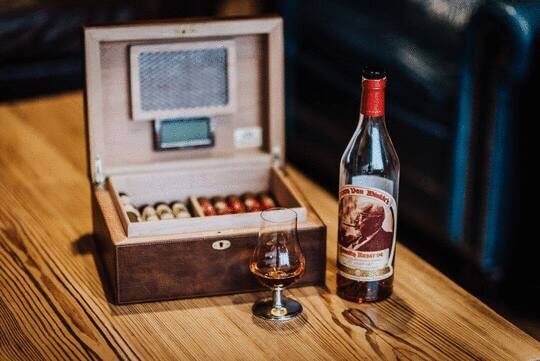 Old Rip Van Winkle Pappy Van Winkles 20 Year Old Family Reserve Bourbon